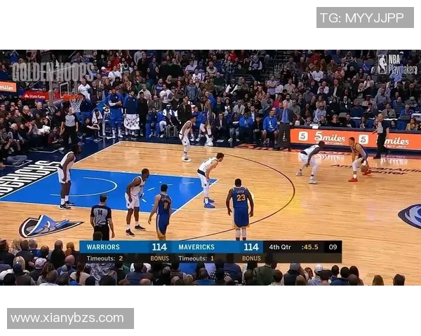 库里超远三分球技震撼全场引发球迷热议与赞叹